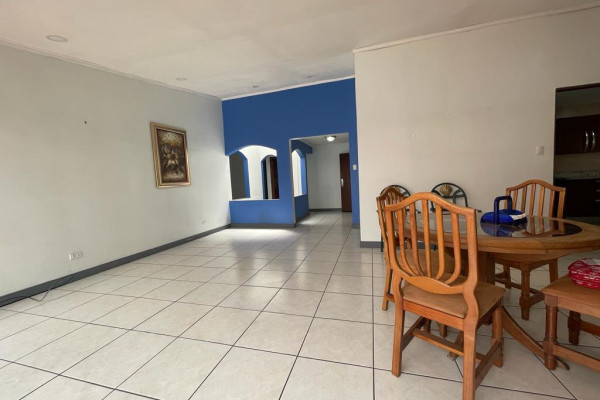 Se vende casa esquinera en Escazú. Trejos Montealegre.-10