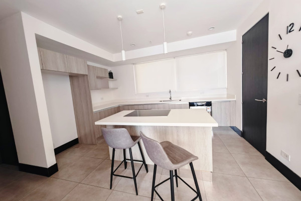 Alquiler de apartamento en Nunciatura. Moderno Edif Via NOva 74.-4